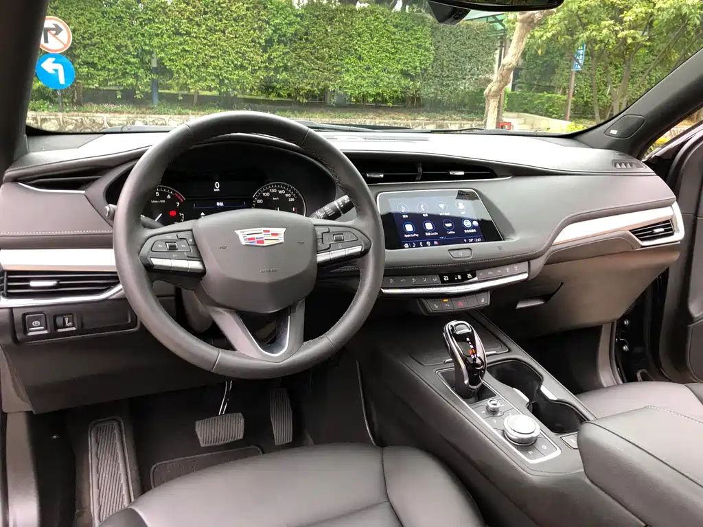 CADILLAC XT4 2021