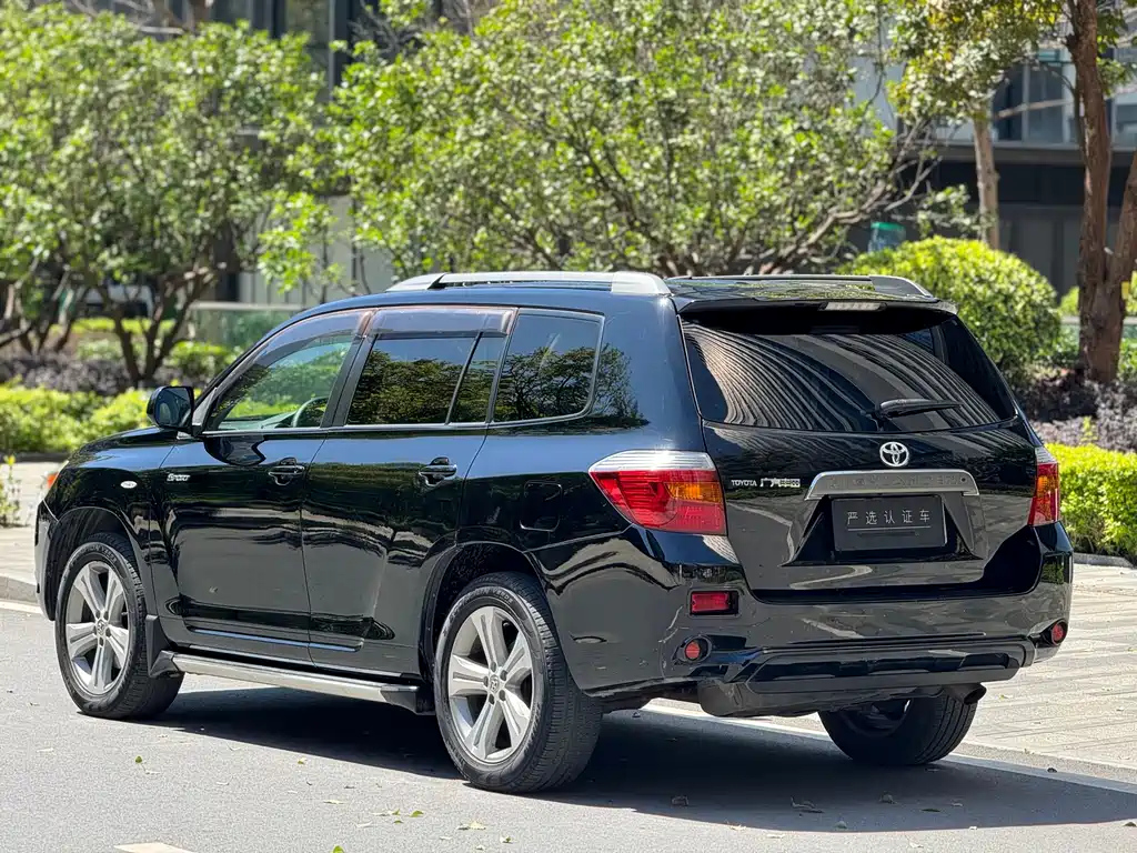 TOYOTA HIGHLANDER 2011