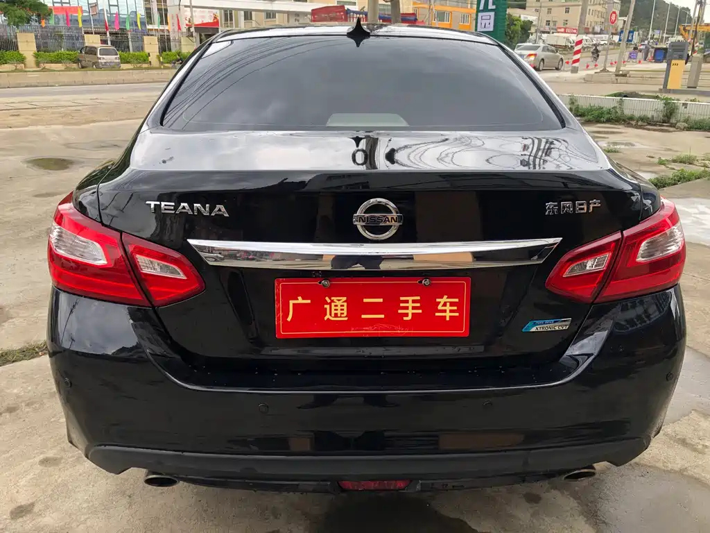 NISSAN TEANA 2018