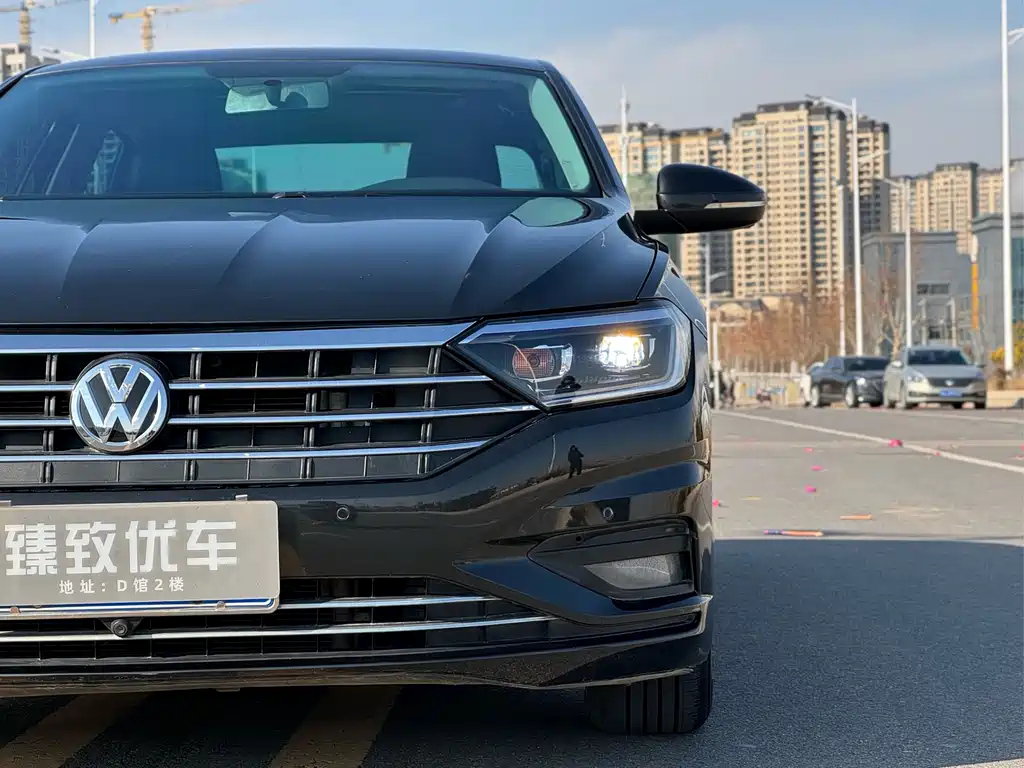 VOLKSWAGEN SAGITAR 2020