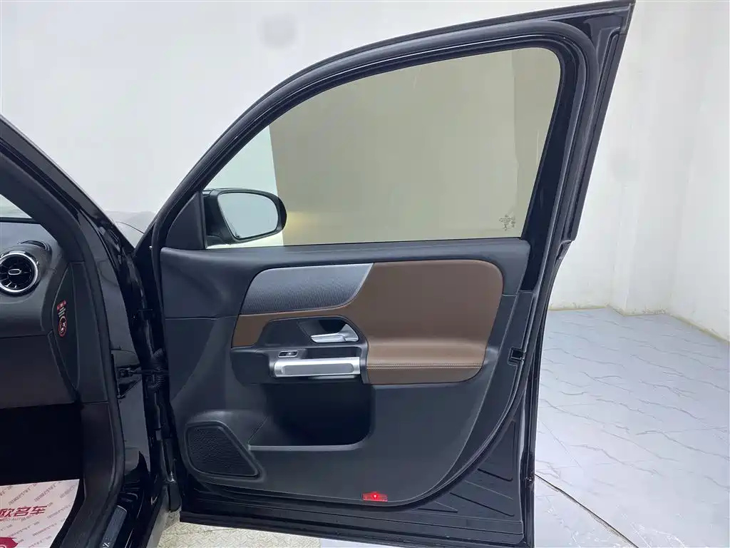 MERCEDES BENZ GLB 2022
