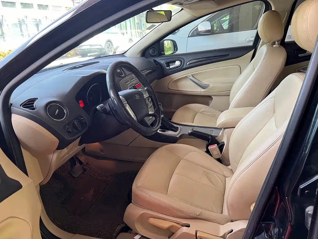 FORD MONDEO - WINNER 2010