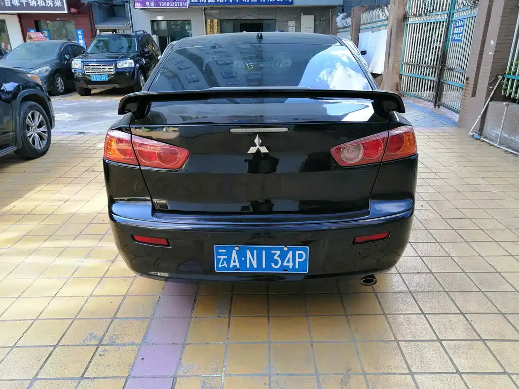 MITSUBISHI LANCER EX 2010