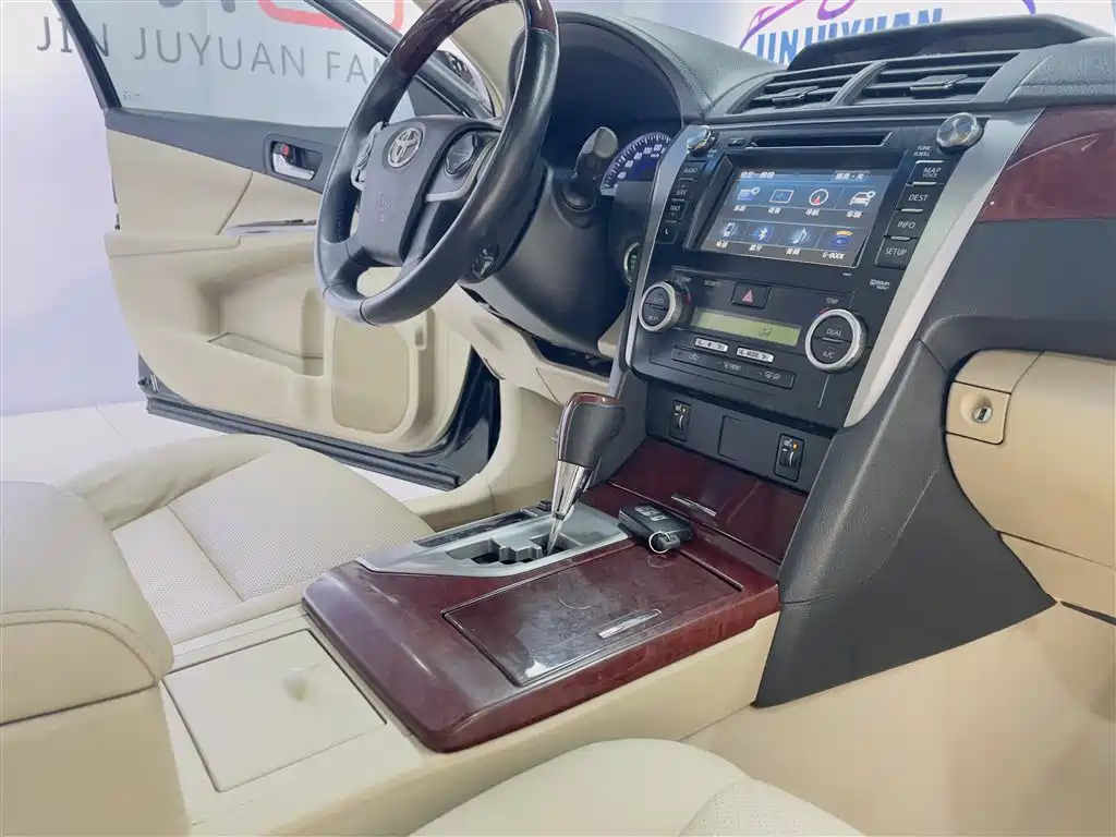 TOYOTA CAMRY 2013