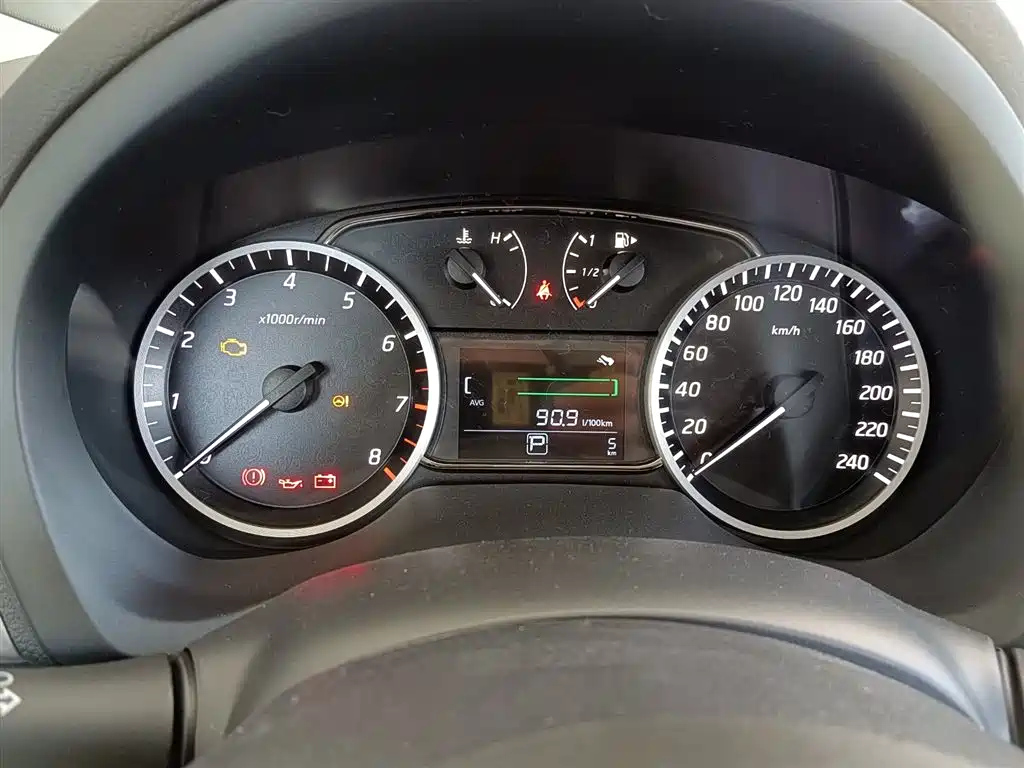 NISSAN SYLPHY 2024