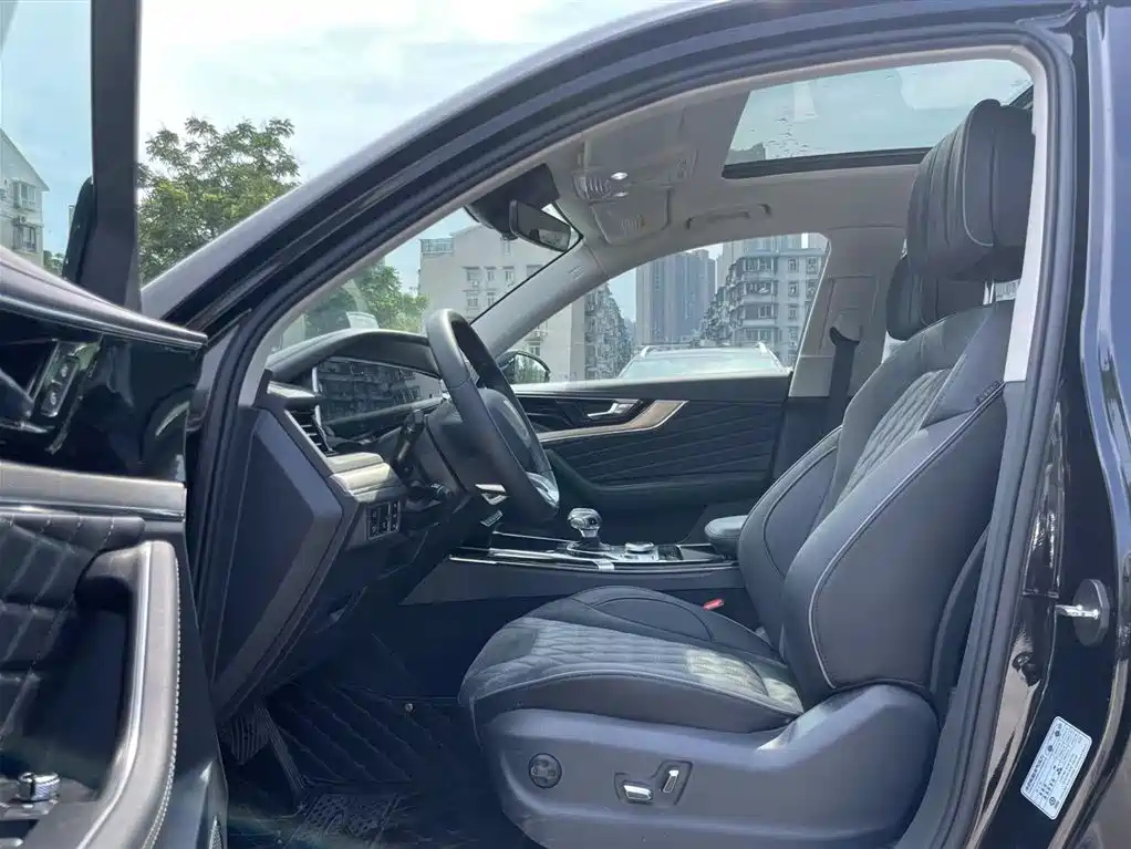 HONGQI HS5 2022