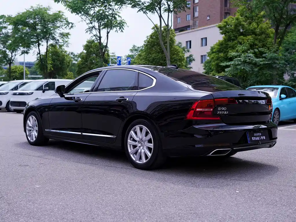 VOLVO S90 2020