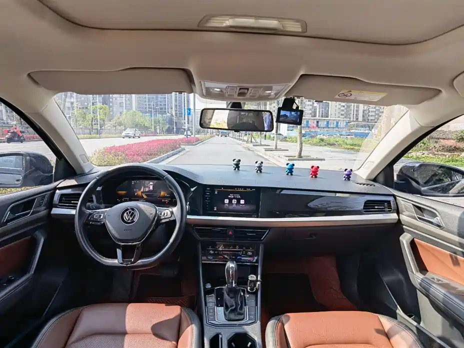 VOLKSWAGEN LAVIDA 2021