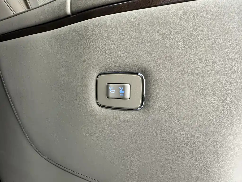 TOYOTA ALPHARD 2017