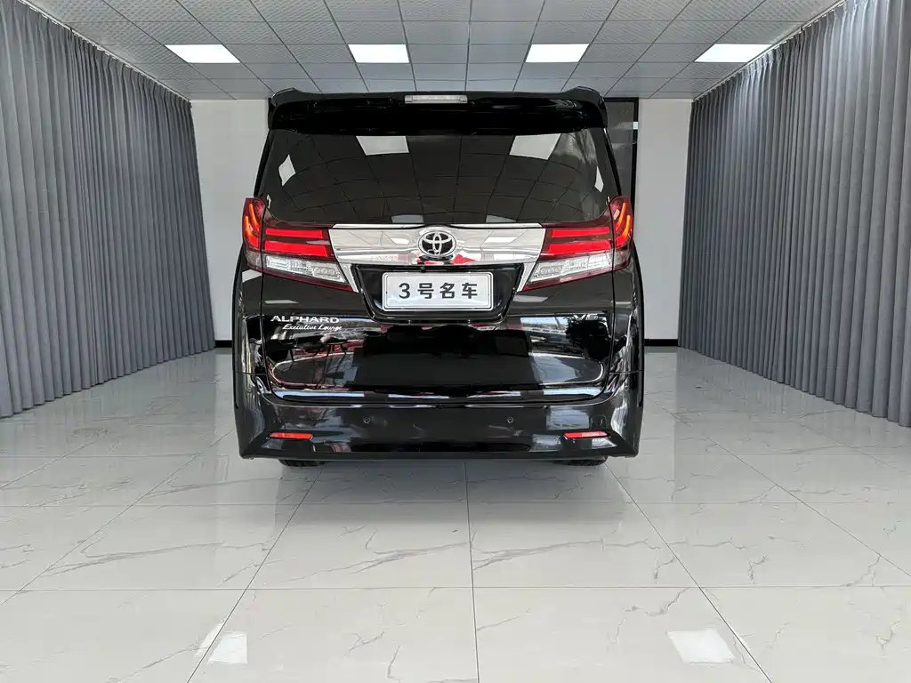 TOYOTA ALPHARD 2017