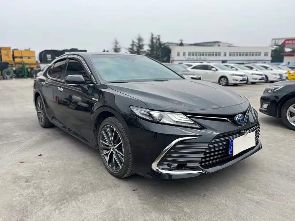 TOYOTA CAMRY 2023