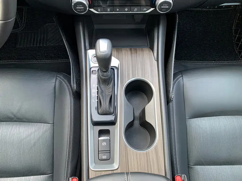 NISSAN TEANA 2021
