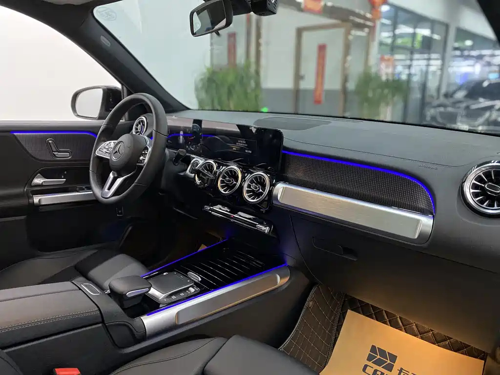 MERCEDES BENZ GLB 2021
