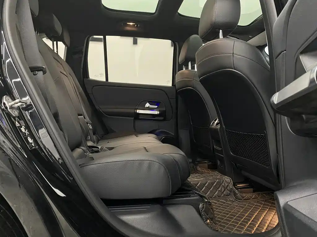 MERCEDES BENZ GLB 2021