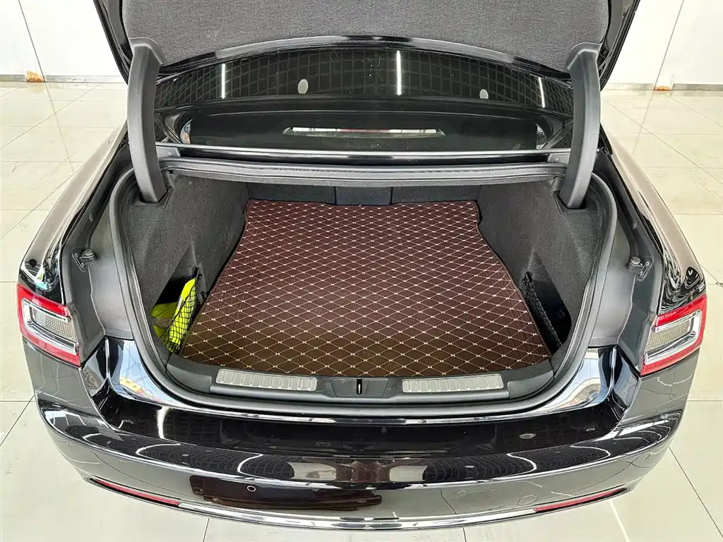 LINCOLN CONTINENTAL 2019