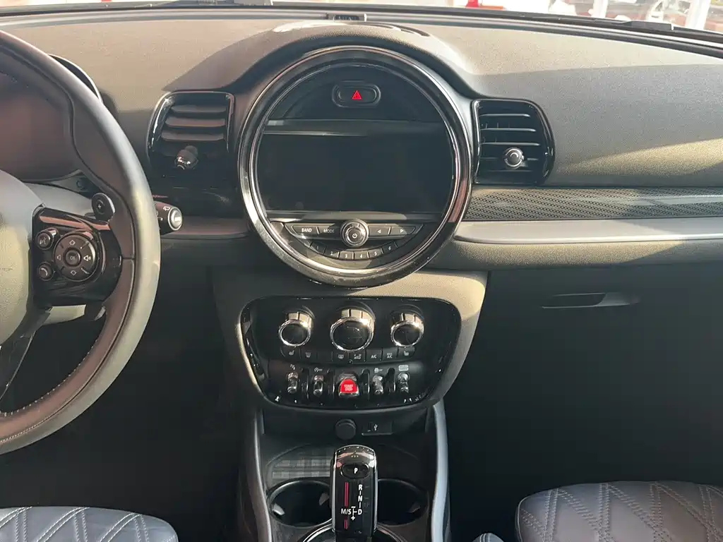 MINI CLUBMAN 2021
