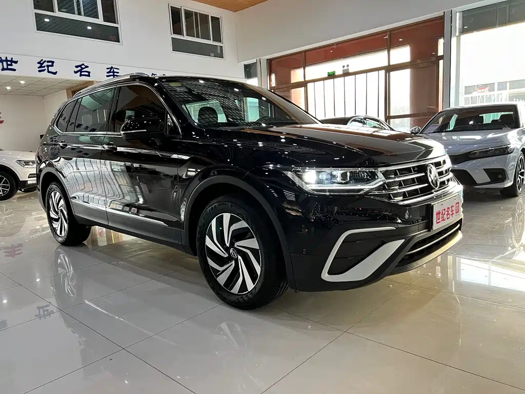 VOLKSWAGEN TIGUAN L 2021