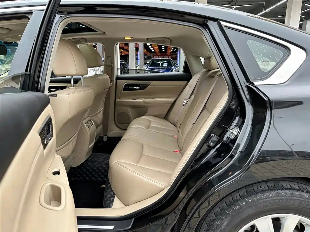 NISSAN TEANA 2019