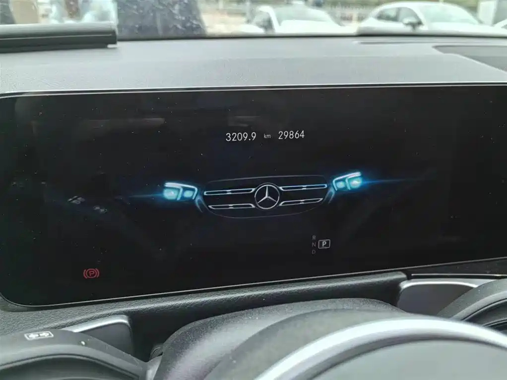 MERCEDES BENZ GLB 2021