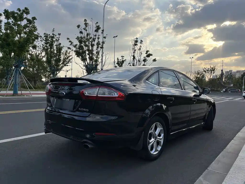 FORD MONDEO - WINNER 2010