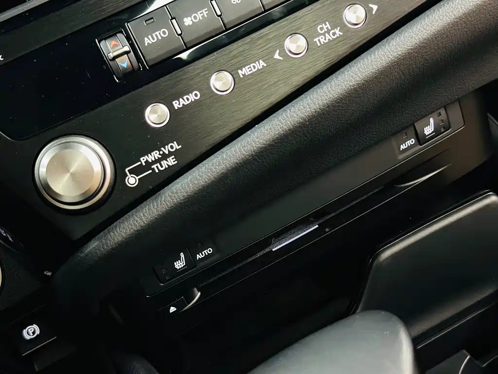 LEXUS ES 2022