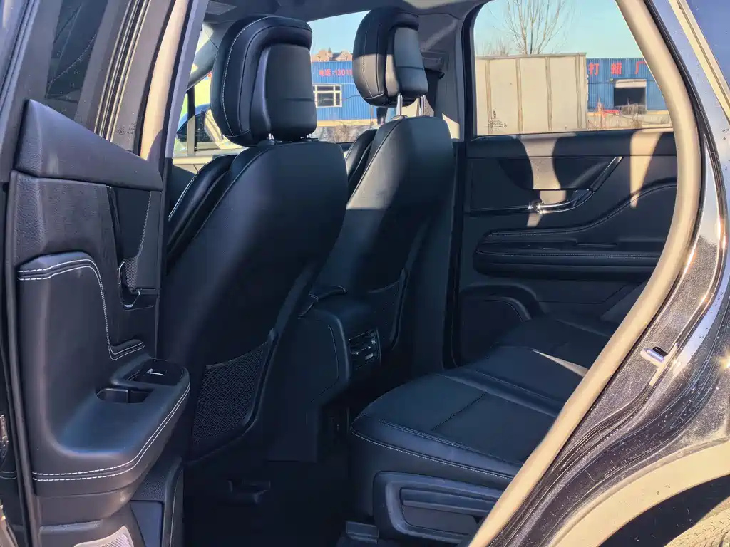 LINCOLN ADVENTURER 2021