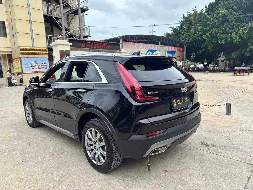 CADILLAC XT4 2021