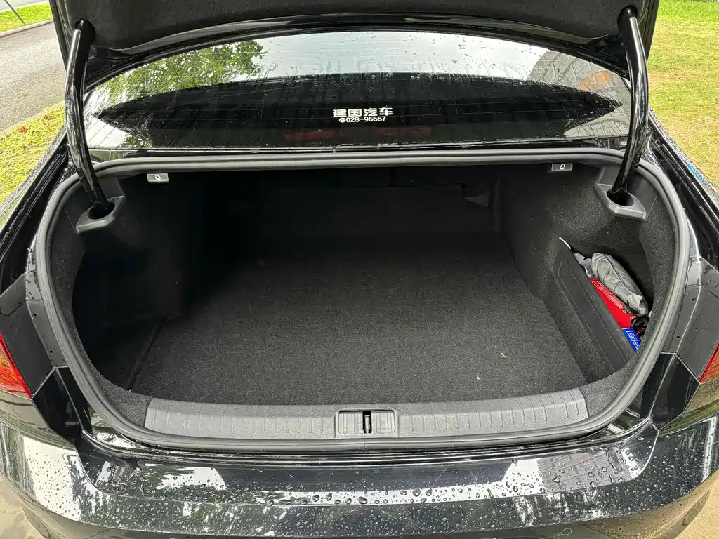 VOLKSWAGEN MAGOTAN 2022