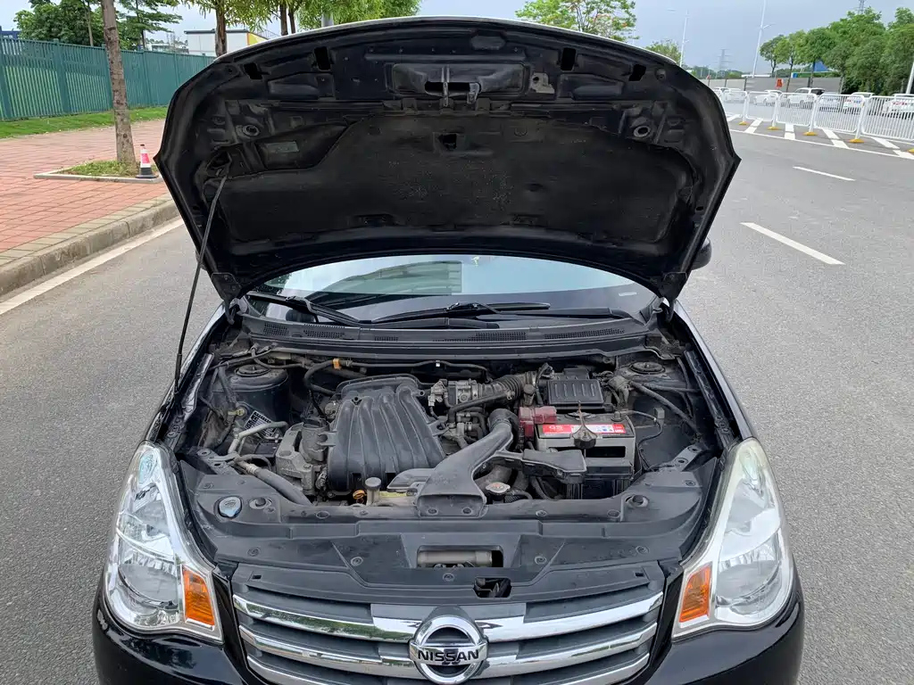 NISSAN SYLPHY 2013