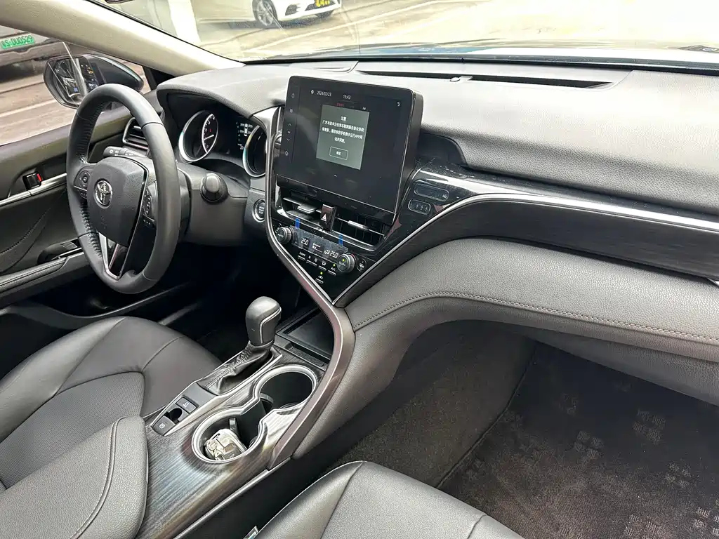 TOYOTA CAMRY 2023