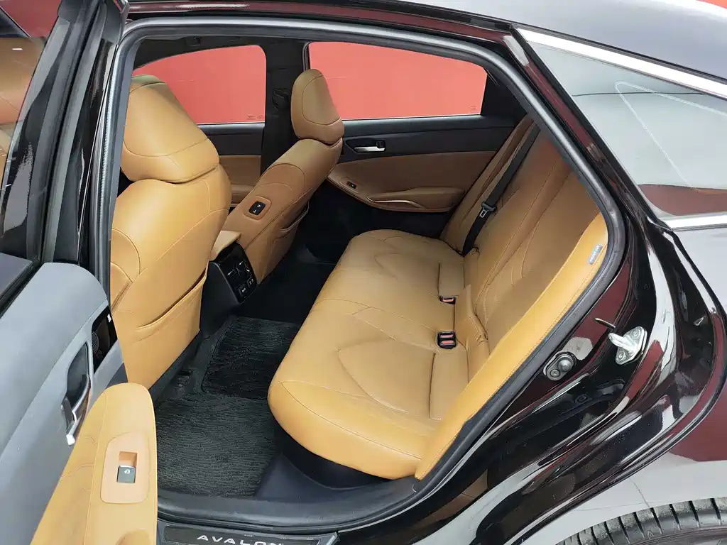 TOYOTA AVALON 2019