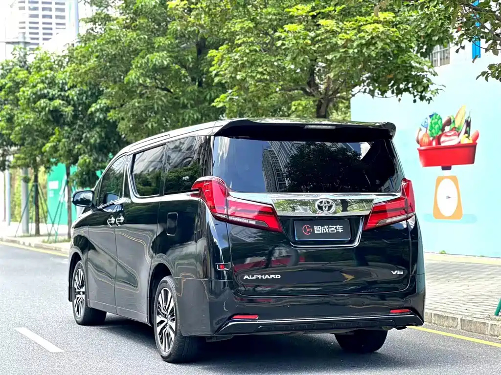 TOYOTA ALPHARD 2018