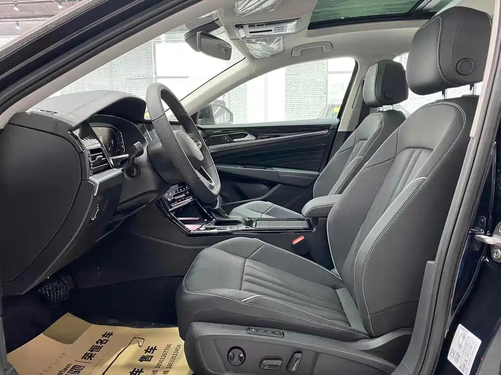 VOLKSWAGEN PASSAT 2024