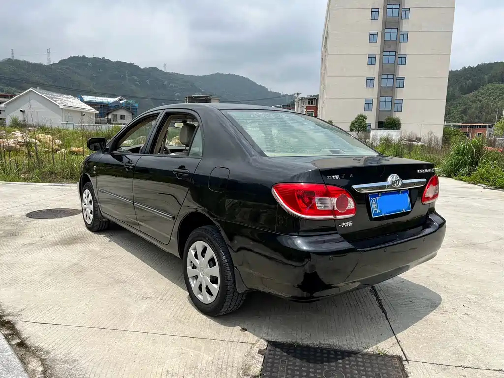 TOYOTA COROLLA 2010