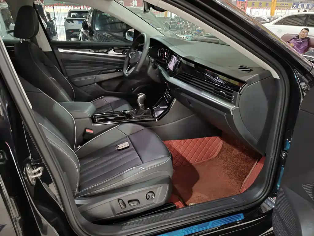 VOLKSWAGEN PASSAT 2022