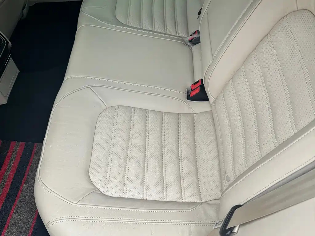 VOLKSWAGEN PASSAT 2014