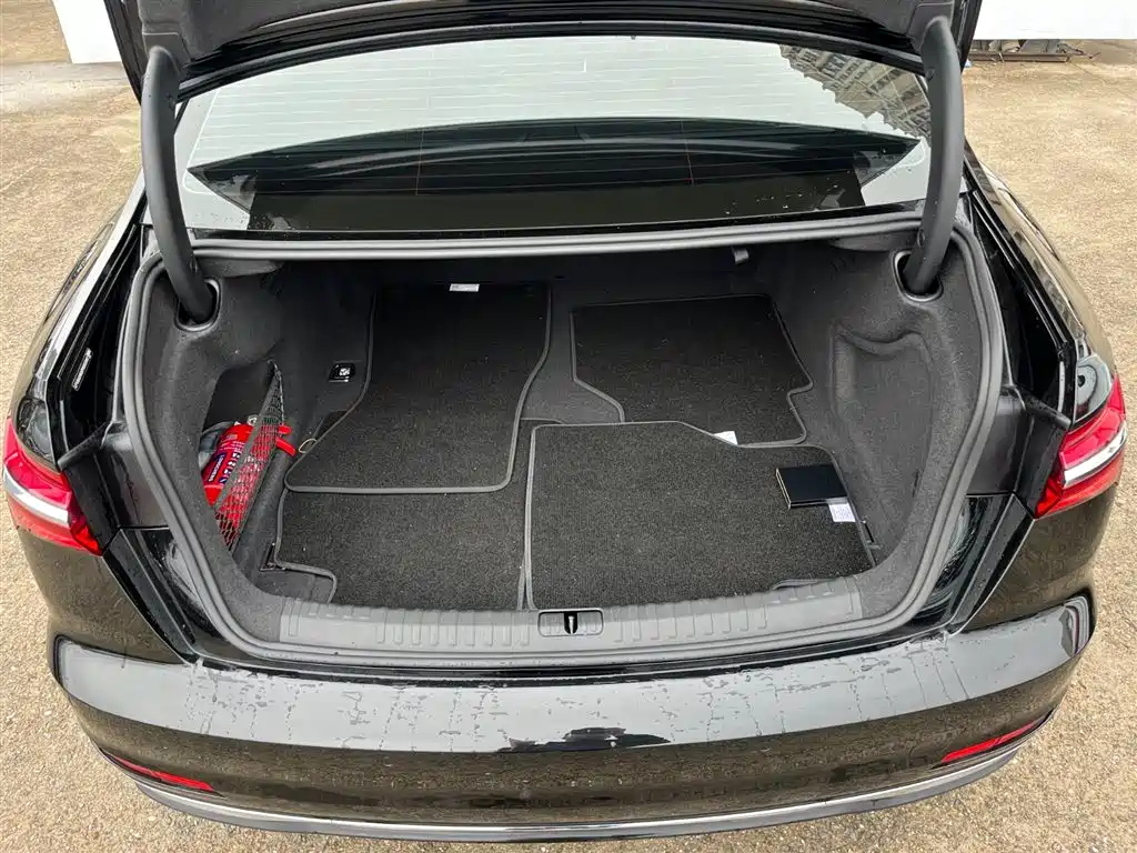 AUDI A6L 2023