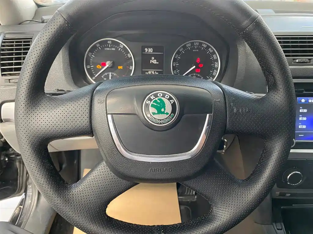 SKODA OCTAVIA 2012