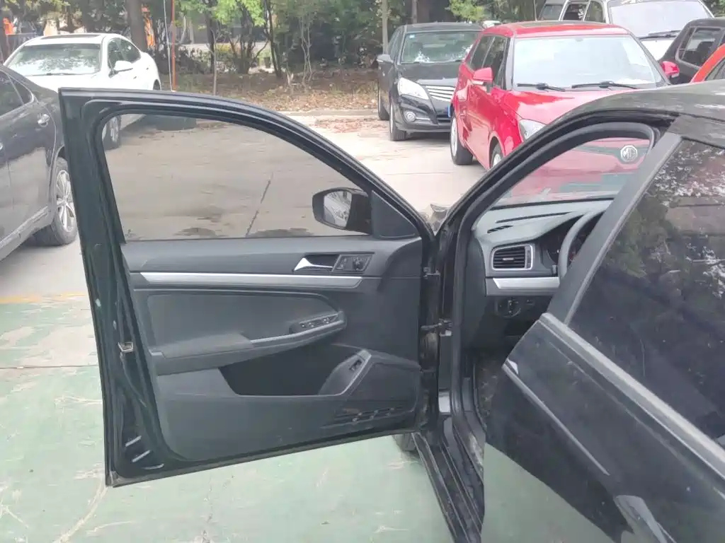 VOLKSWAGEN LAVIDA 2018