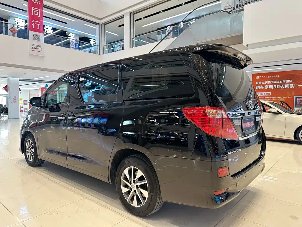 TOYOTA ALPHARD 2012