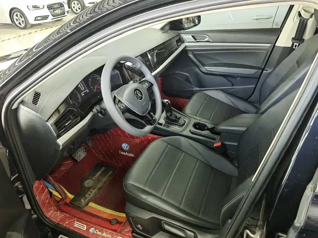 VOLKSWAGEN LAVIDA 2021