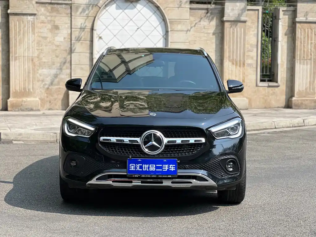 MERCEDES BENZ GLA 2021