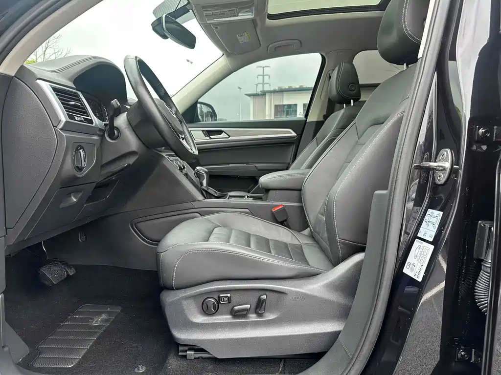 VOLKSWAGEN TOURAN 2020