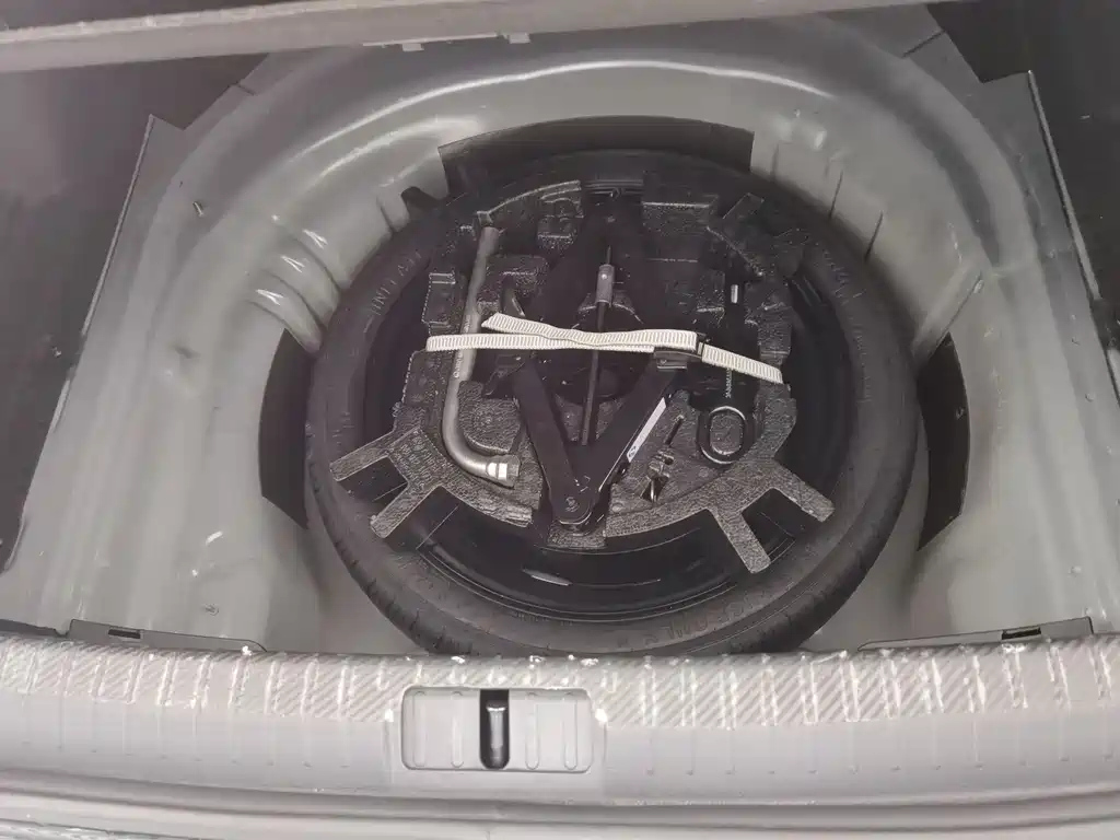 VOLKSWAGEN MAGOTAN 2022