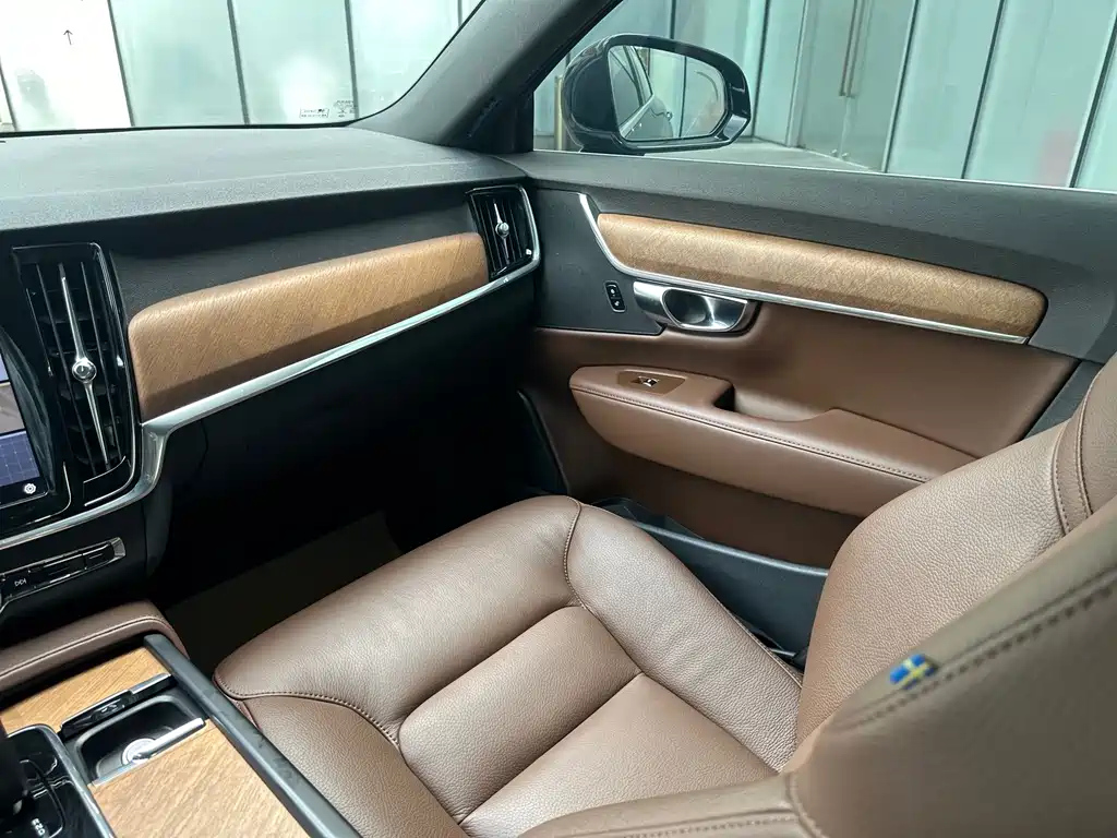 VOLVO S90 2022