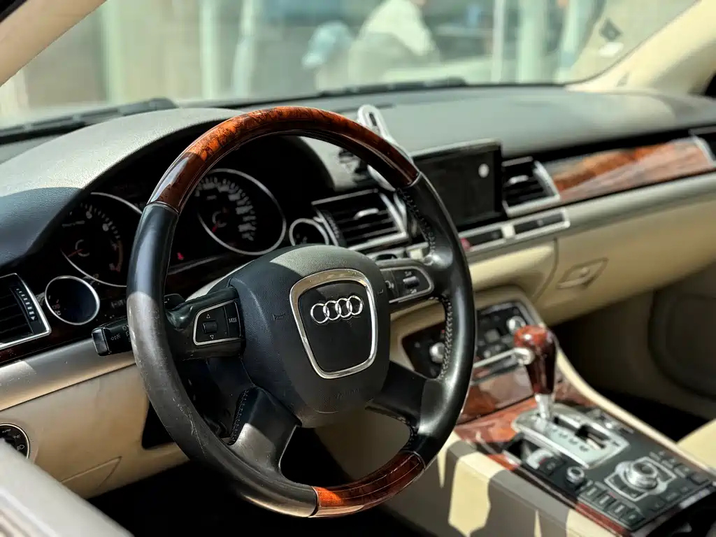 AUDI A8 2009