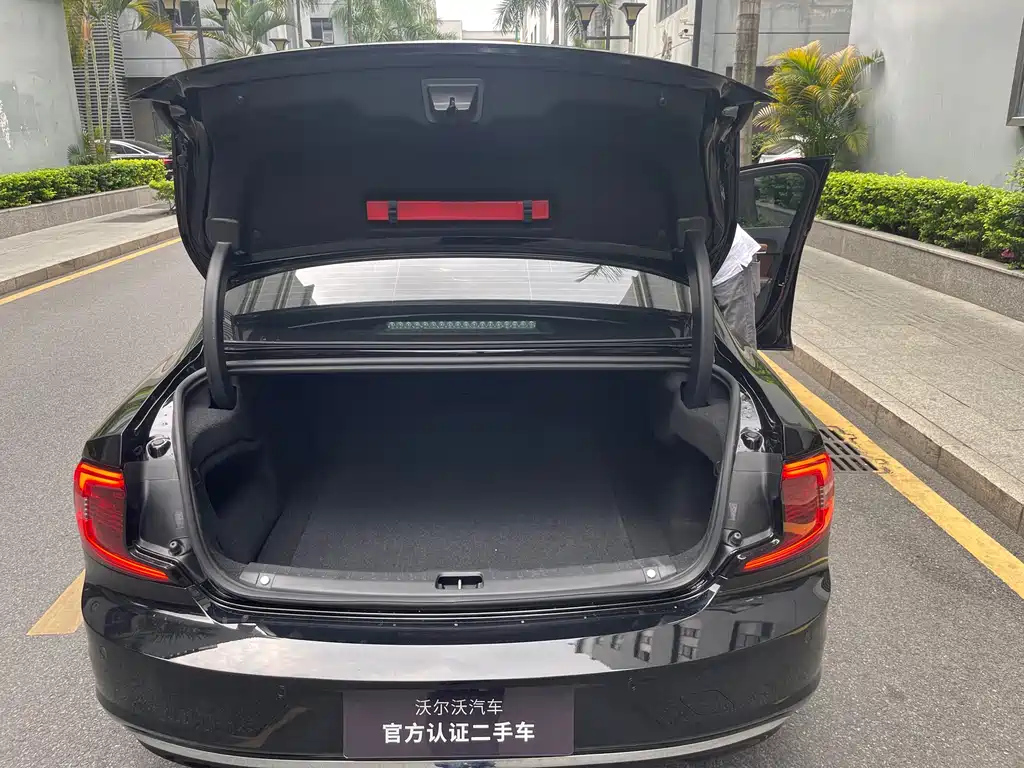 VOLVO S90 2022