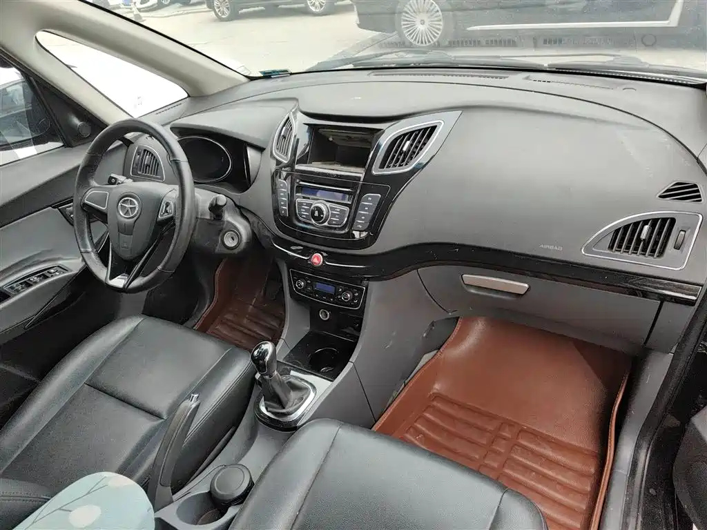 JAC REFINE M2 2013