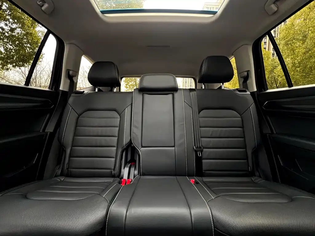 VOLKSWAGEN TOURAN 2021