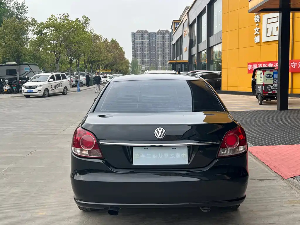 VOLKSWAGEN LAVIDA 2011